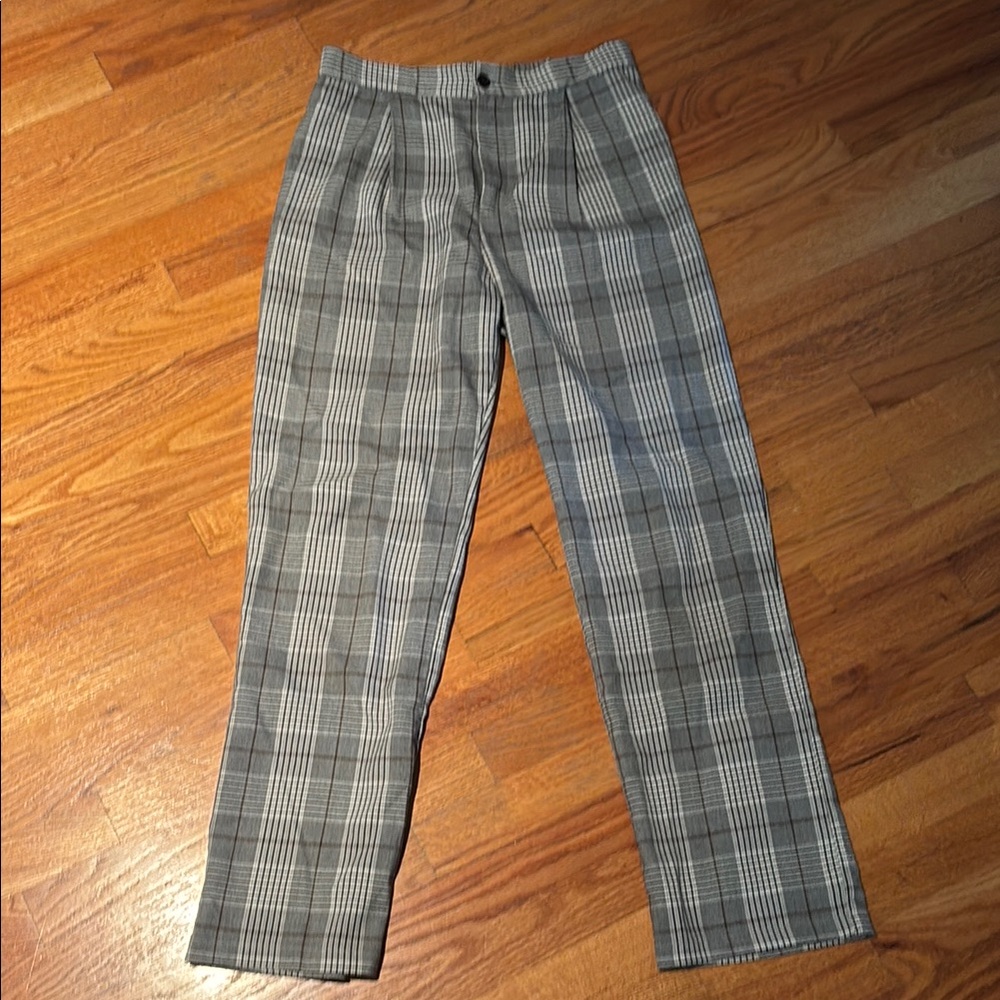 Tilly's Gray Plaid High-Rise Straight Pants